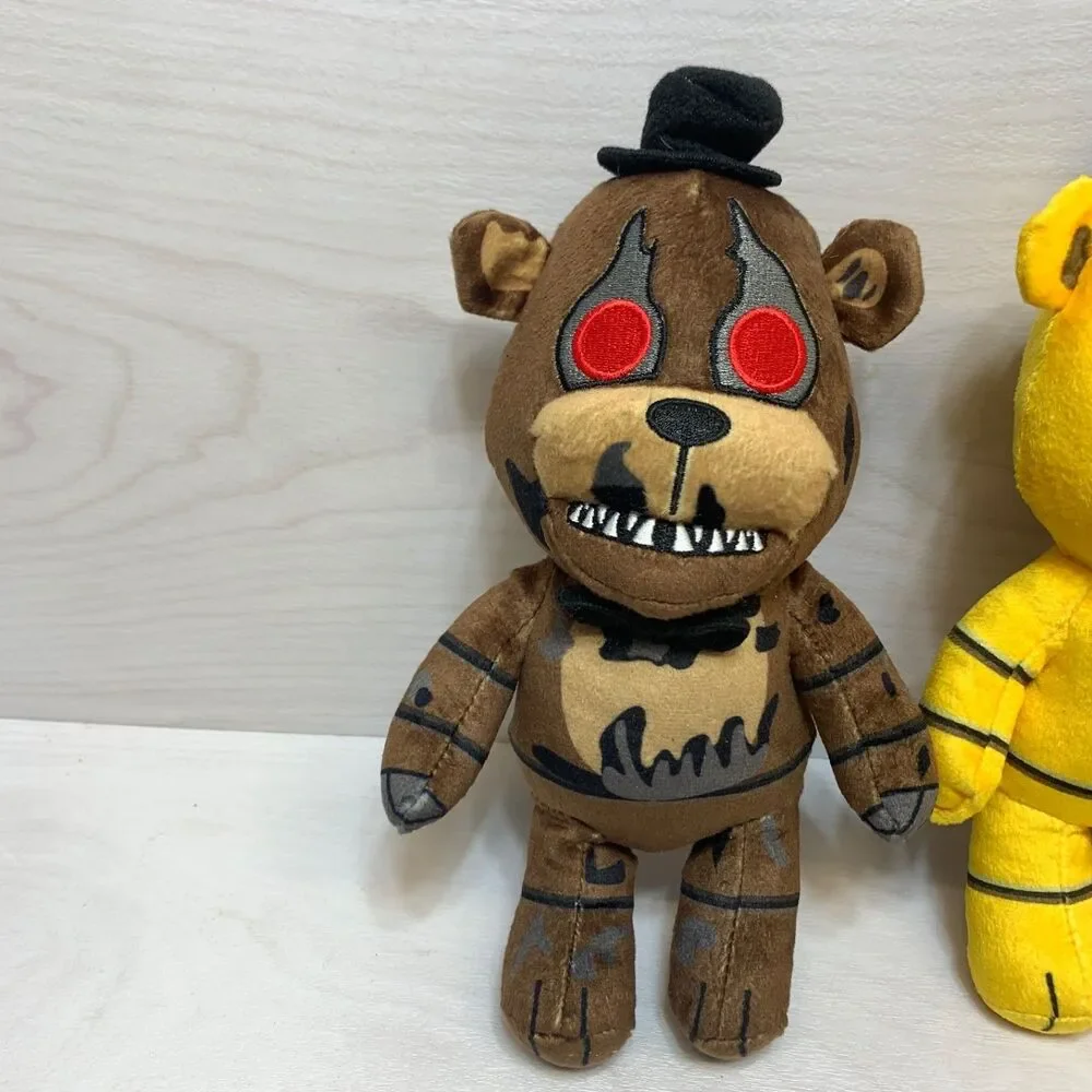 Lot x 3 Five Nights At‎ Freddy's 10 years 8